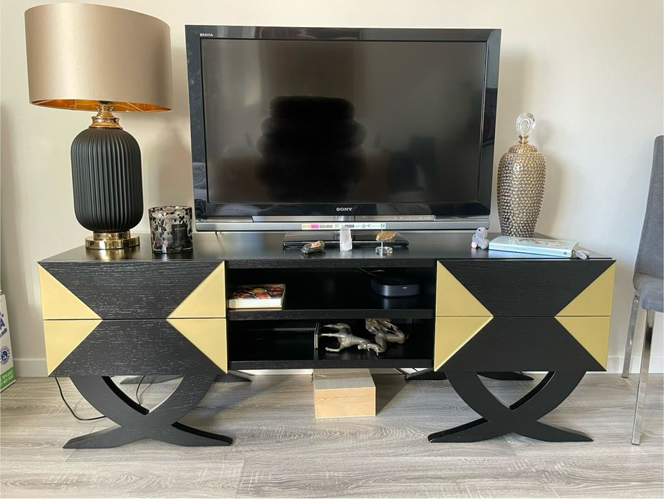 Móvel TV Preto e Dourado