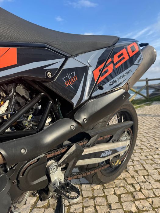 KTM 690 SMC como nova