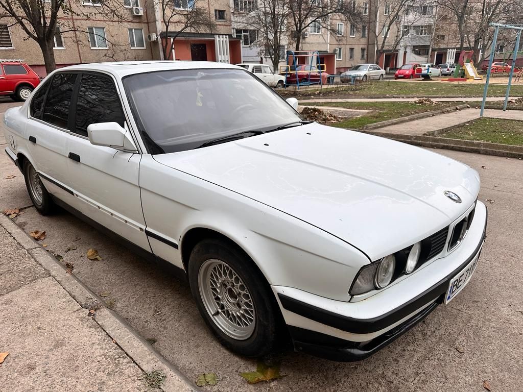 Продам BMW ездит каждый день