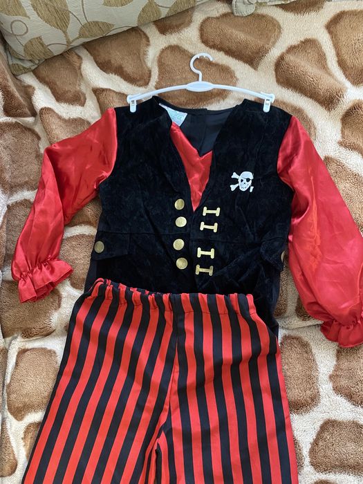 Костюми піратів, на різний вік