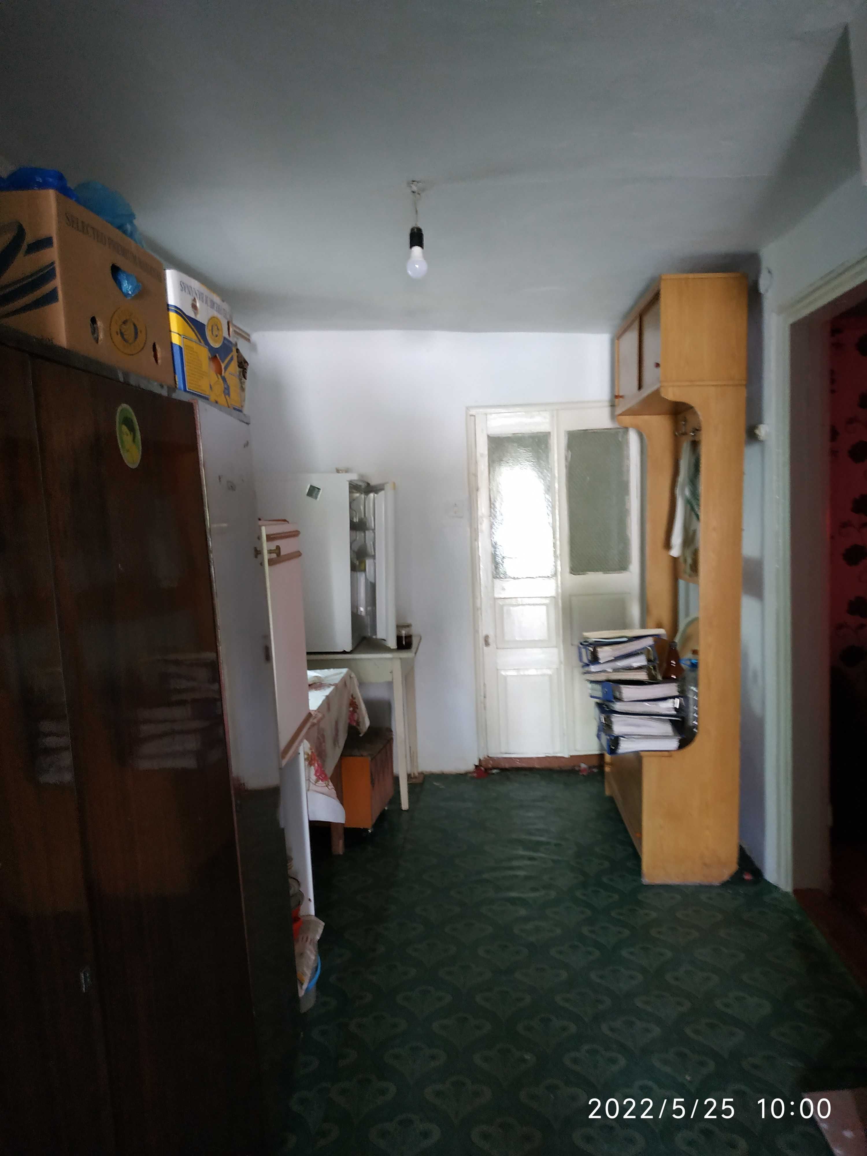 Продам частину будинку  з гаражем в Жмеринському р-ні Вінницької обл.