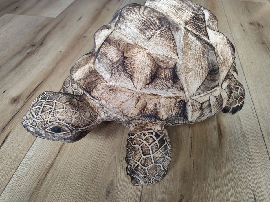 Rzeźba Żółwia z Drewna Dębowego