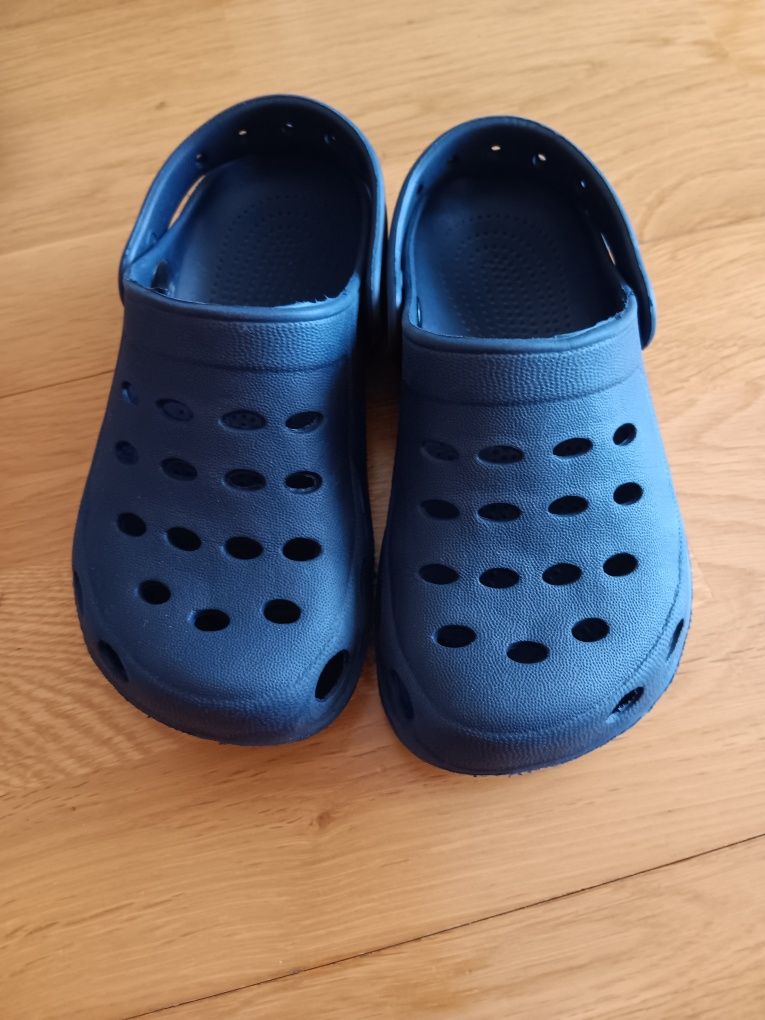 Crocs azuis numero 31
