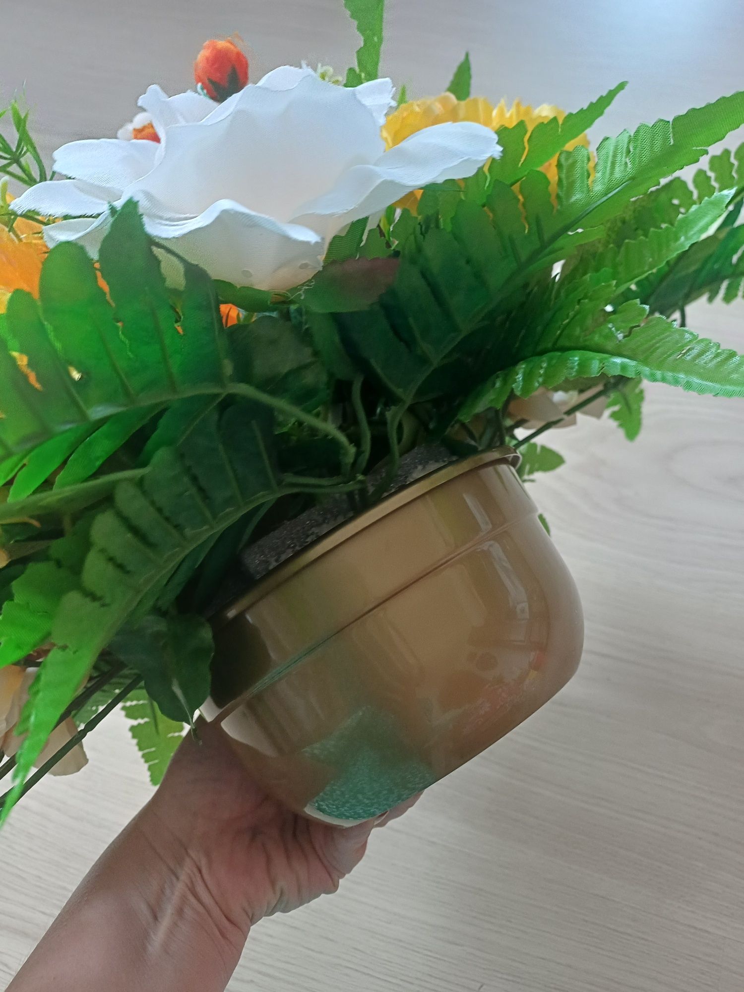 Pomarańczowo żółty stroik wiązanka na grób cmentarz pomnik
