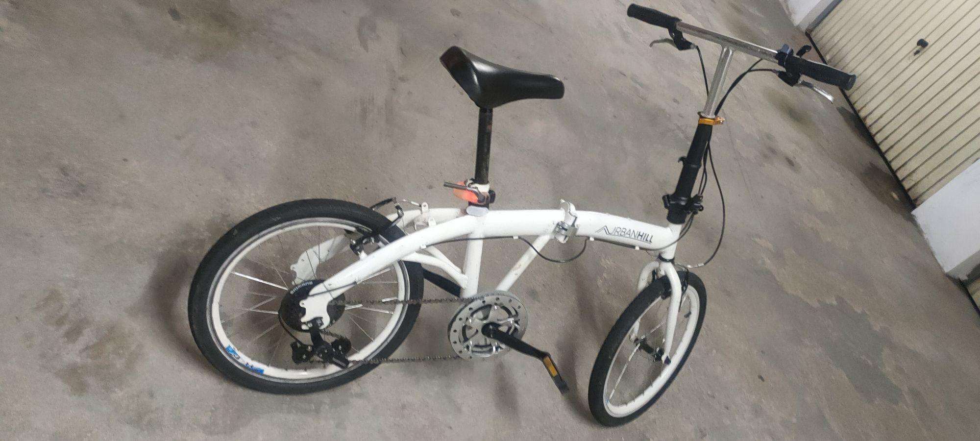 Bicicleta dobrável com mudanças shimano