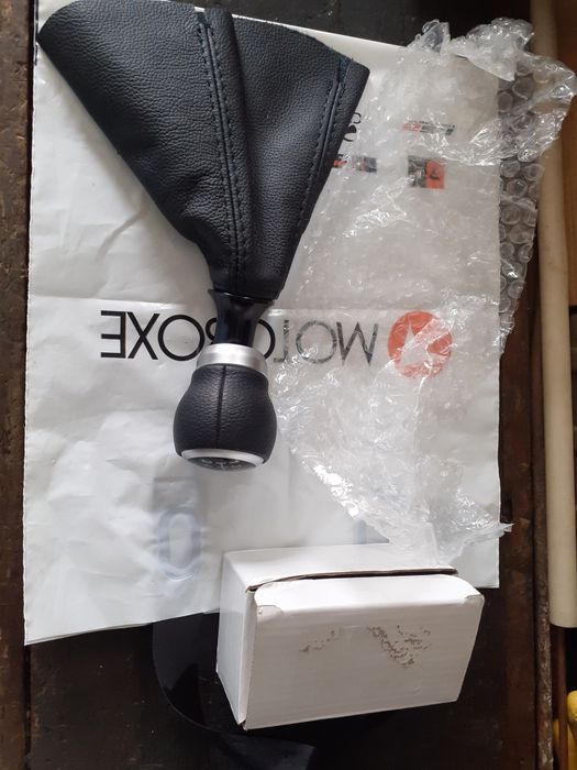 Moca de seis velocidades universal, também tenho o isolamento em pele.