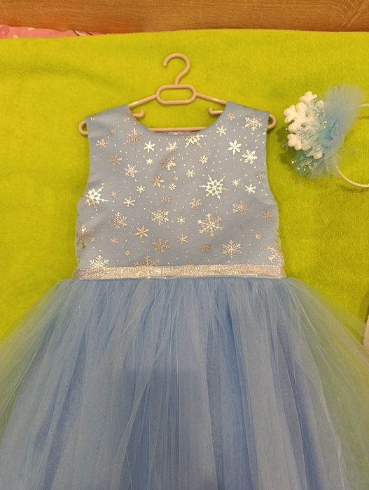 Новорічна пишна сукня з обручем  ,на 5-7 років