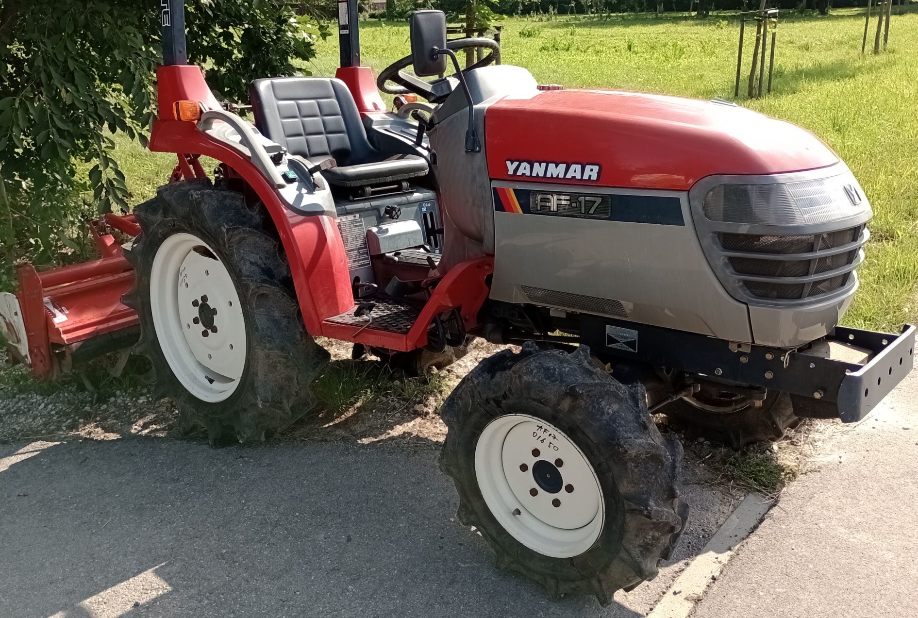 Ciągnik mini traktor ogrodniczy Yanmar+glebogryzarka(kubota)