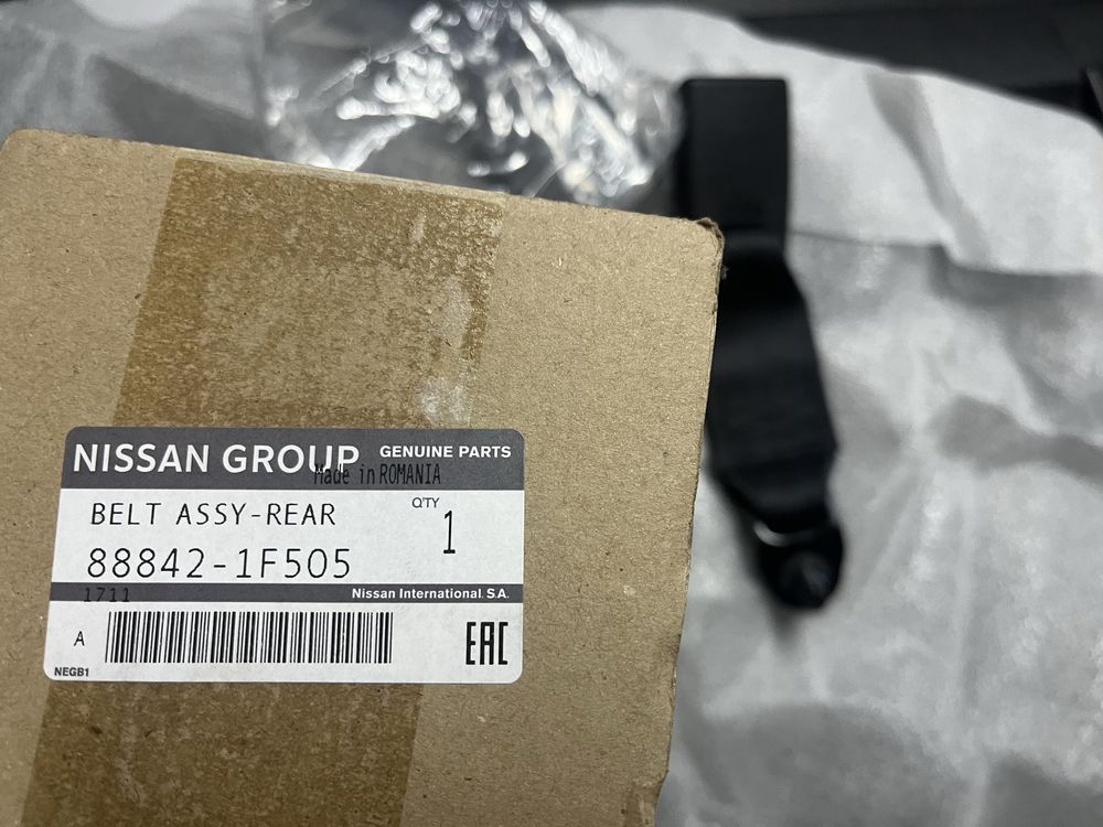 Encaixes de cintos de segurança Nissan