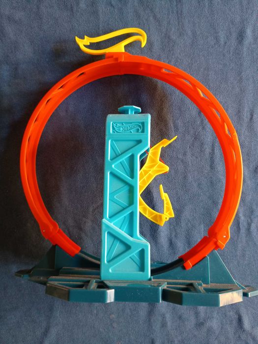 Używana zabawka pętla z wyrzutnią Hot Wheels