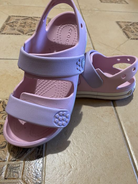 Босоніжки на дівчинку Crocs