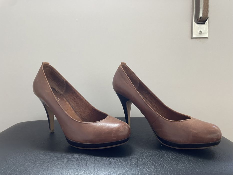 Sapatos de salto Aldo em pele 39