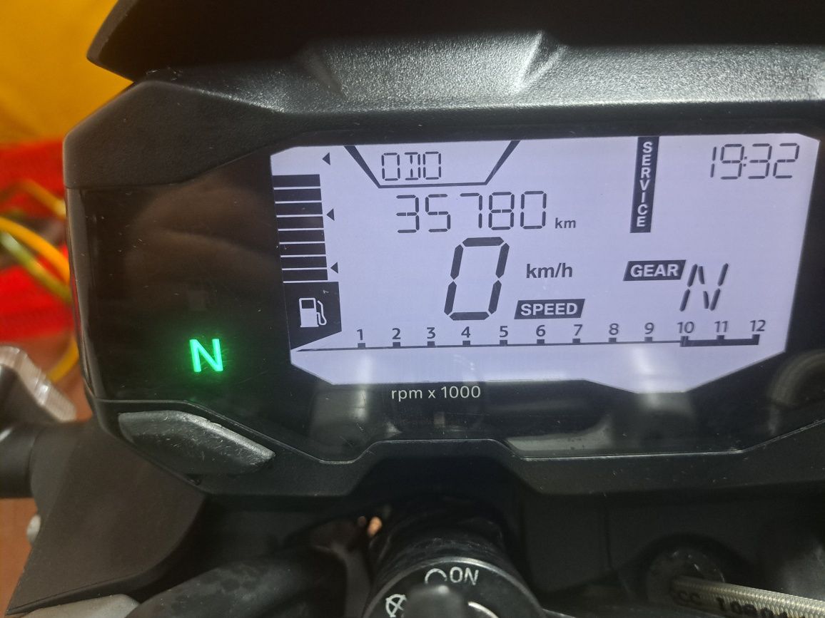 BMW G 310R impecável