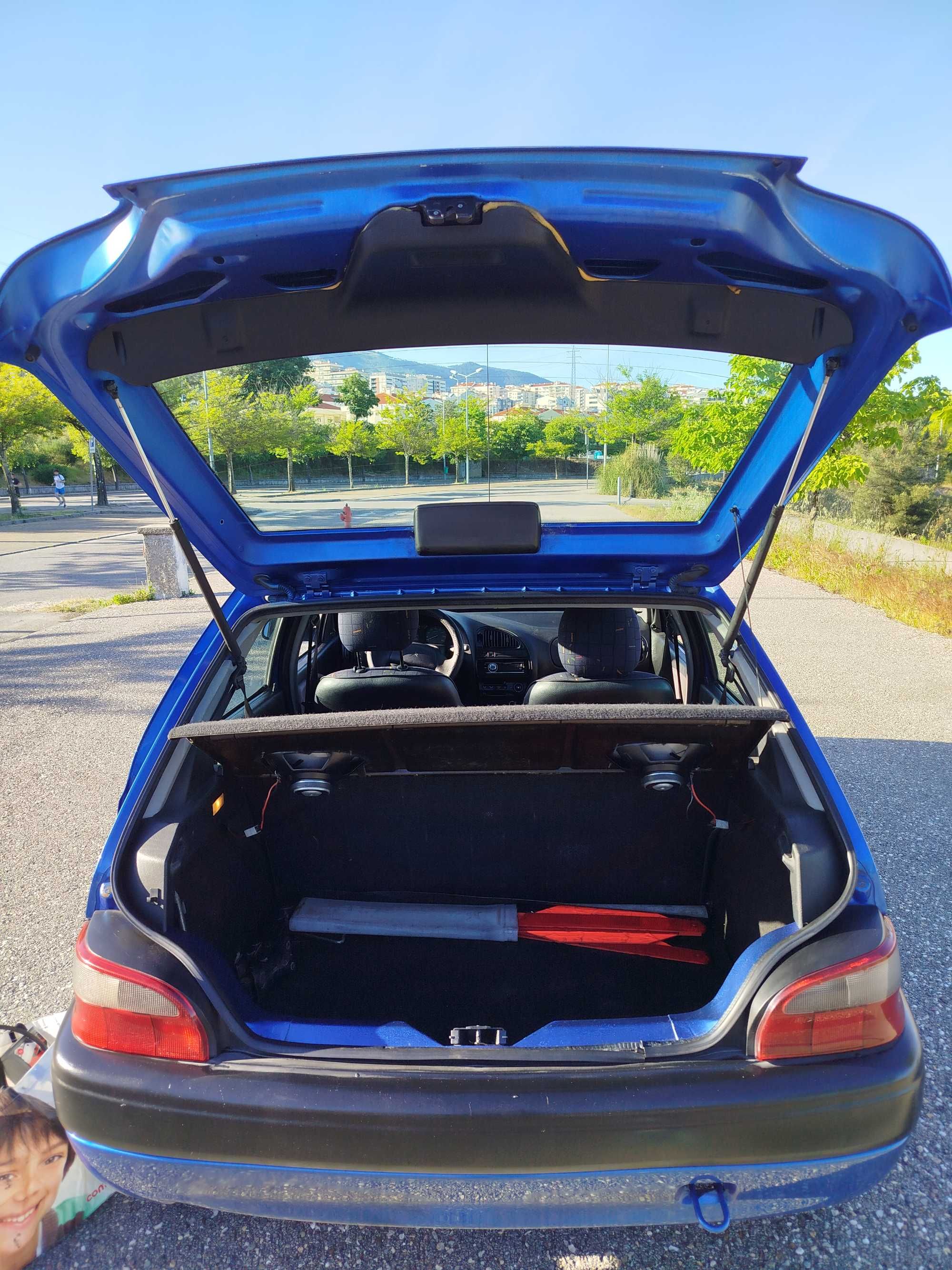 Citroën Saxo 5 Lugares 1.1 Gasolina Ano 96