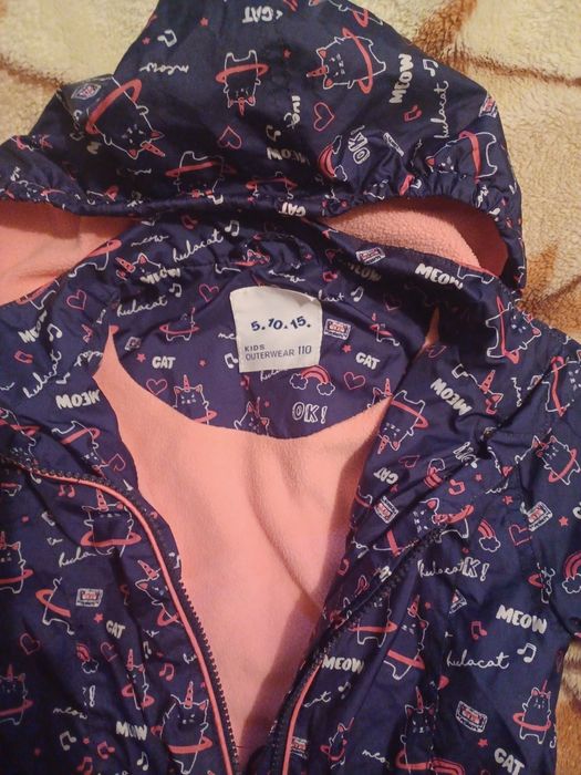 Sprzedam kurtkę dziewczęcą 5 10 15 rozmiar 110