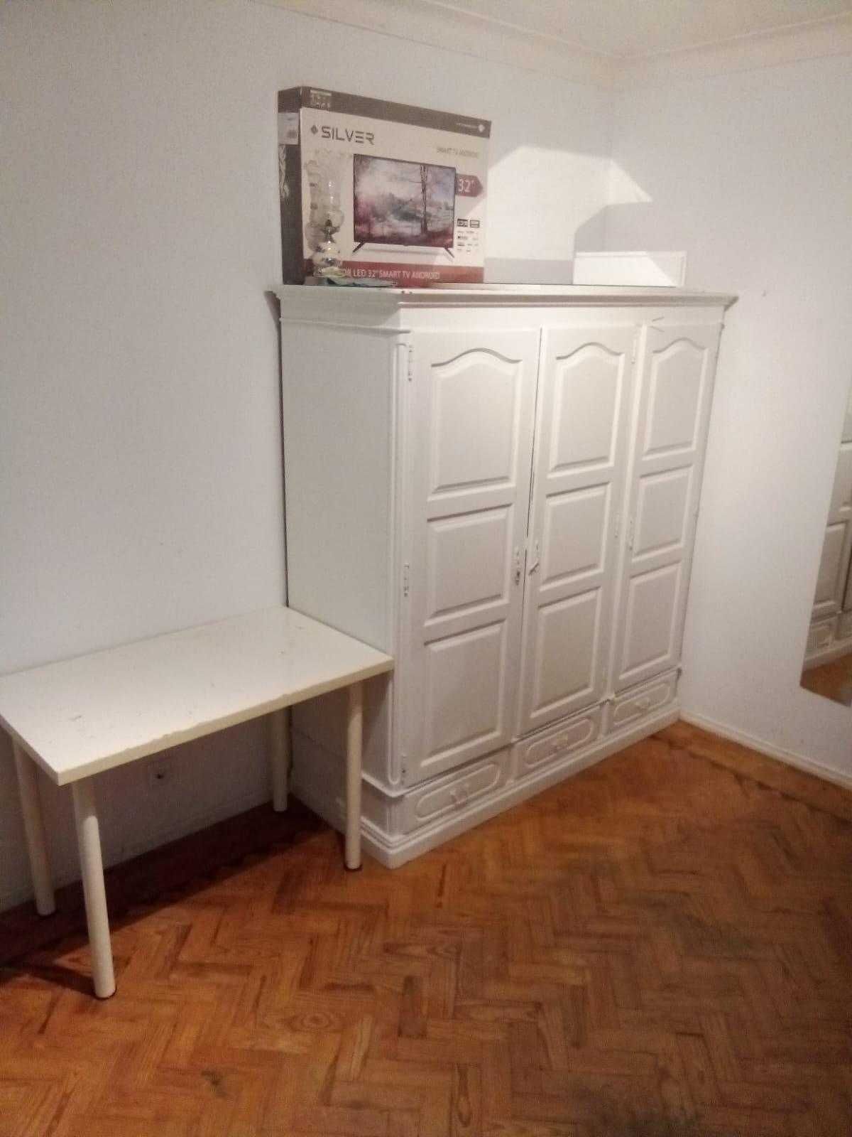 Quarto para alugar para senhoras