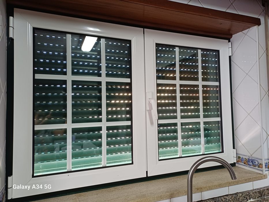 Janela de vidro duplo com oscilanatente