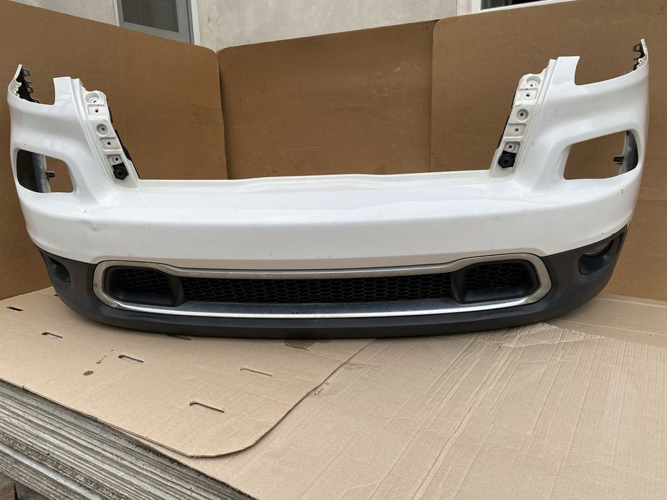 Бампер передній Jeep Cherokee KL 2014-2019 в зборі колір PW7 ОРИГІНАЛ