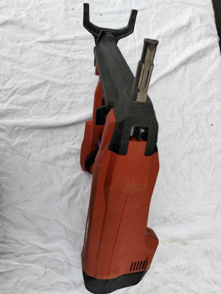 Hilti bx3 osadzak akumulatorowy