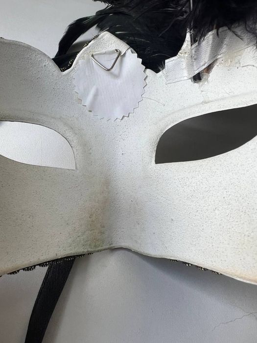 Венеційська маска з пір’ям