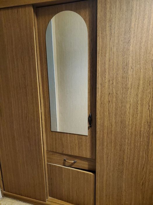 Шафа. Меблі б/в.