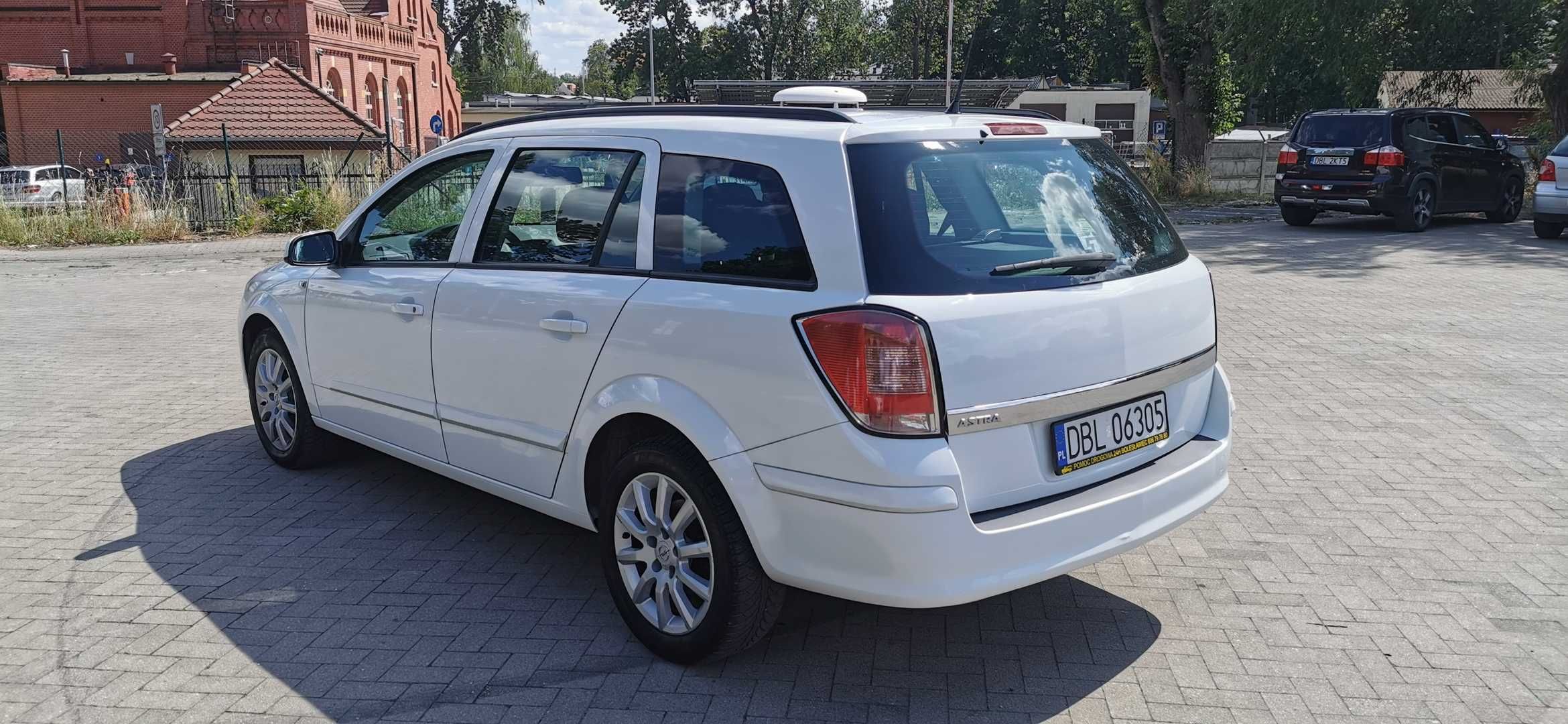 Astra 1.6  Lift Automat sprowadzona zarejestrowana