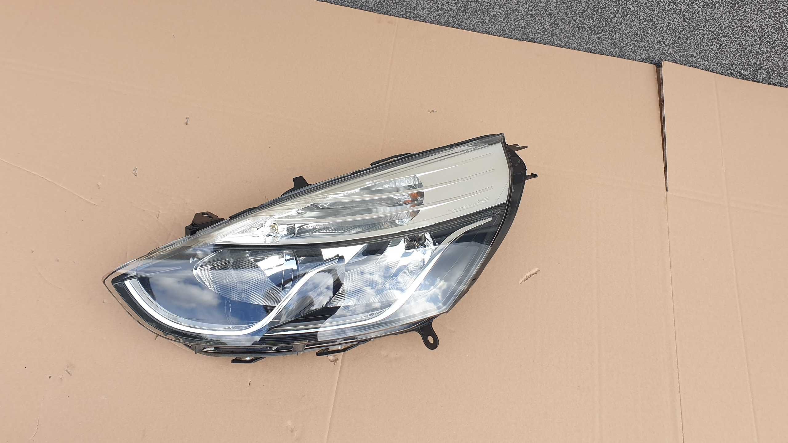 Renault clio IV 4 lewa lampa przód przednia UK