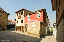 🏡 Moradia para Recuperar – Centro de São Pedro do Sul