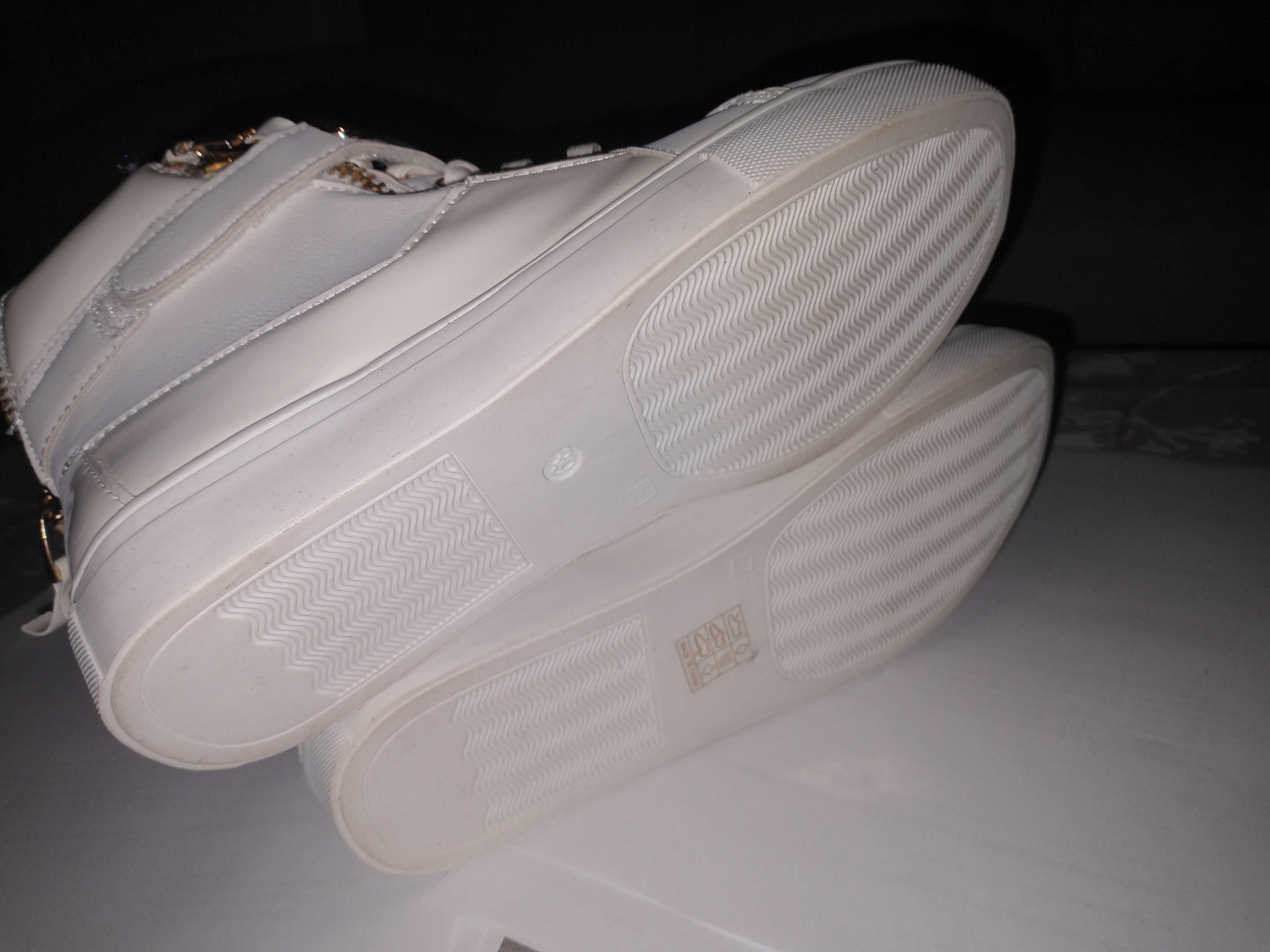 Białe sneakersy trampki na koturnie r. 39