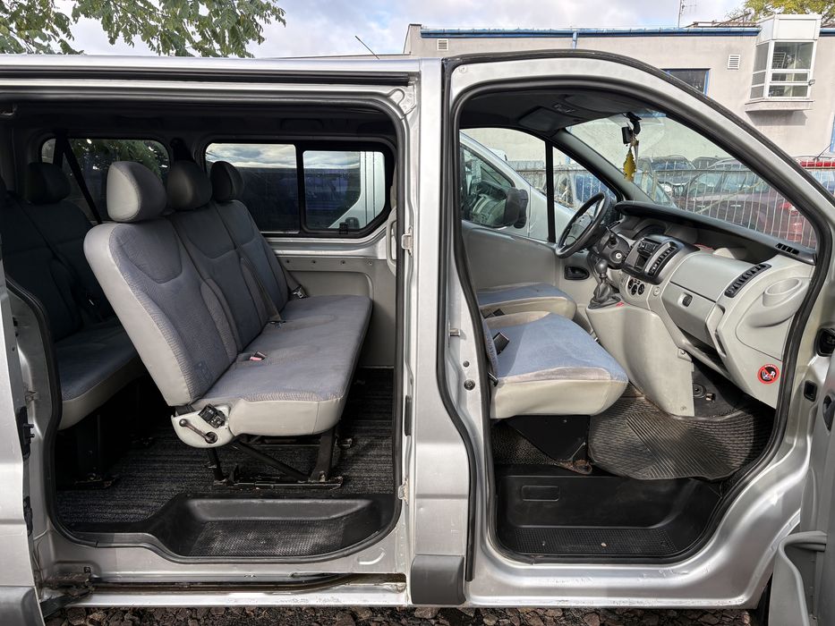 Renault Trafick Primastar 2.5 DCI 140 KM 9 osob Hak 2005 rok stan Bdb