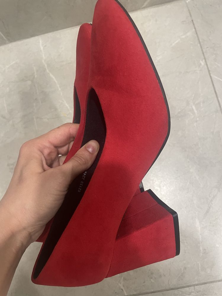 Продам жіночі туфлі