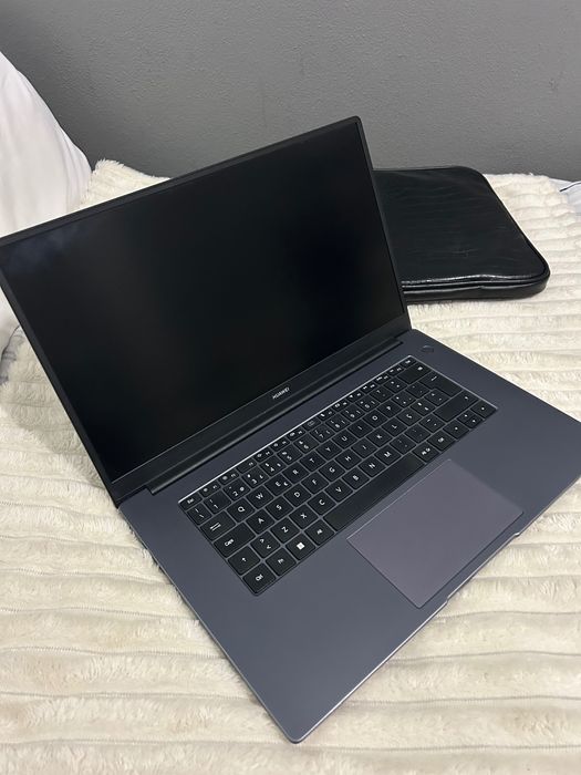 Huawei MateBook D15 (i5 11ª Geração, 8GB RAM, 477GB SSD)