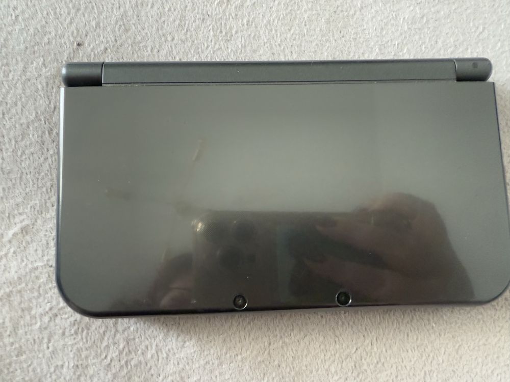 New nintendo 3DS XL z 6grami, ładowarka, rysikiem i pudełkiem