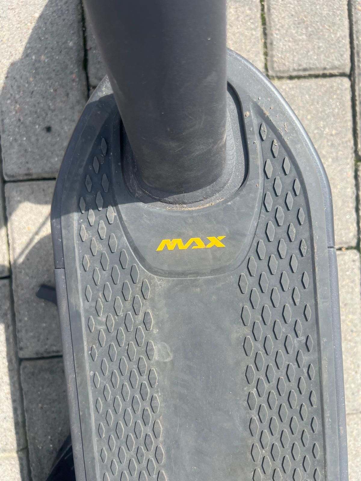 Hulajnoga elektryczna SEGWAY Ninebot KickScooter Max G2
