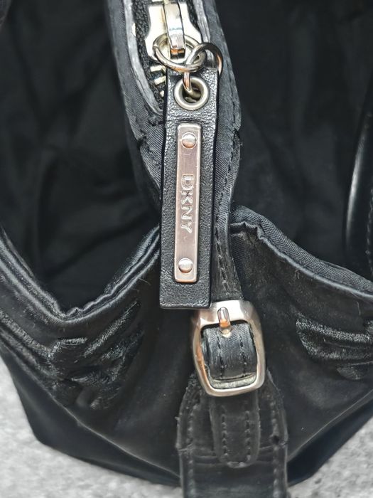 Torebka DKNY czarna logowana