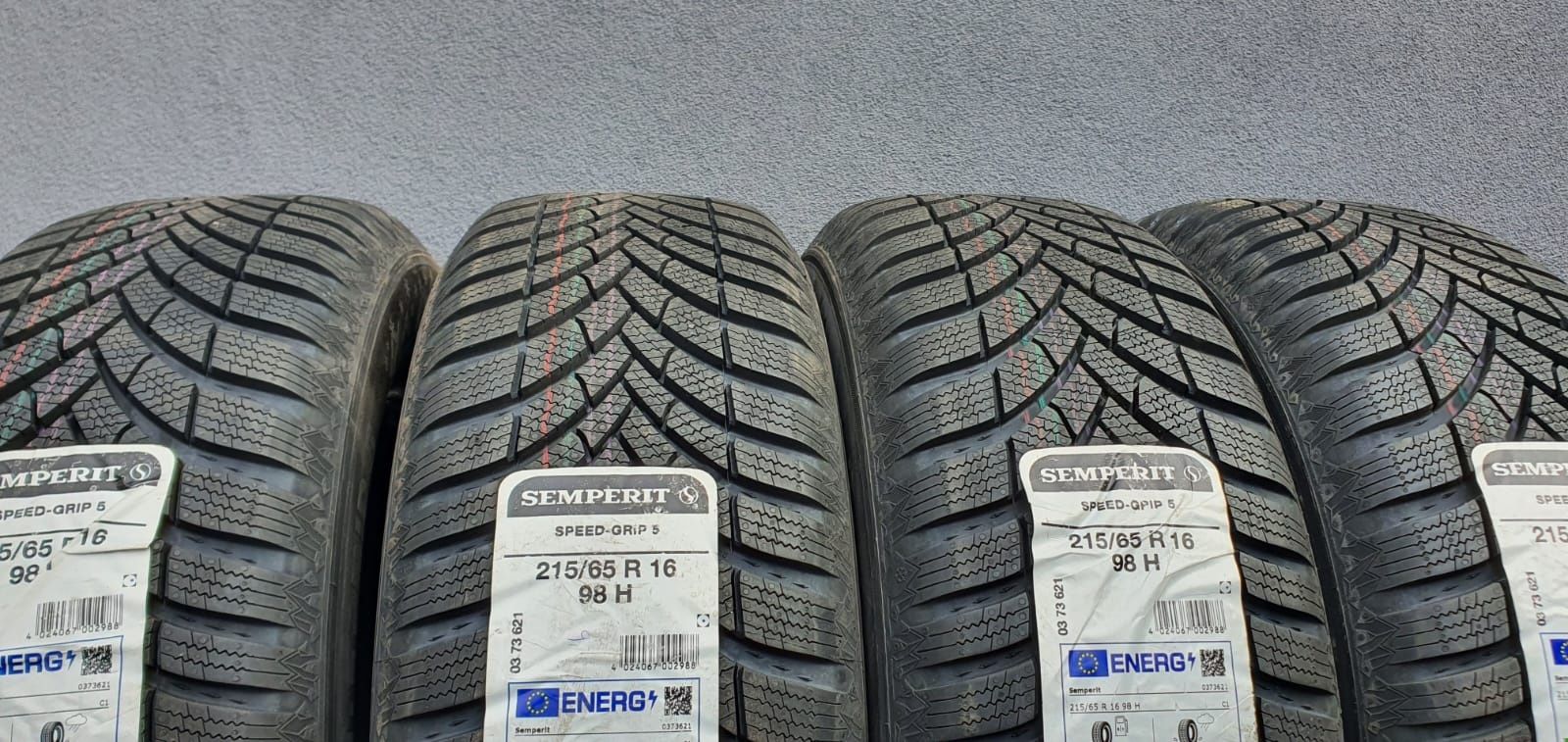 215/65/16 Semperit komplet Nowe magazynowe