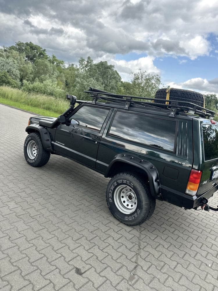 Jeep cherokee xj 2.5 bezyna 2 drzwiowy naped 4x4