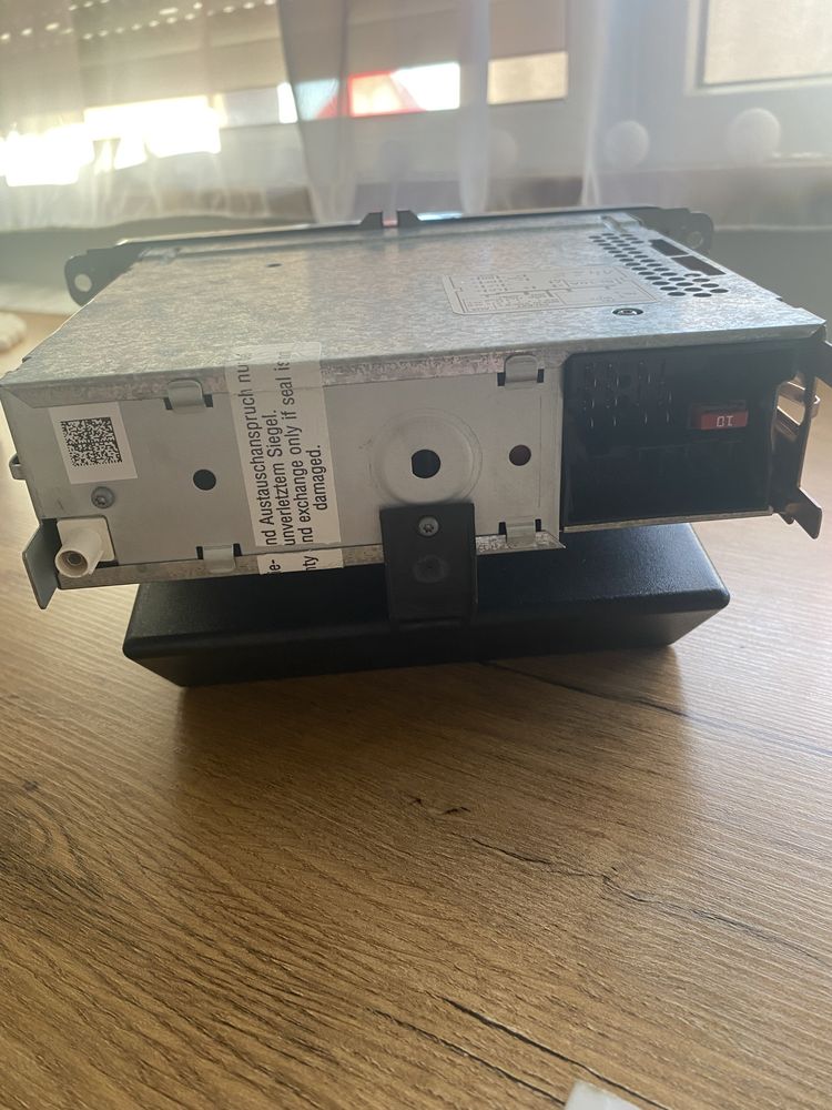 Radio VW Golf V Turan Caddy sprawne. (Kod)
