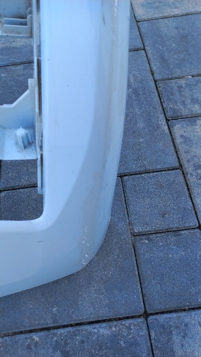 Audi a4 b9 lift zderzak przod przedni bialy ly9c