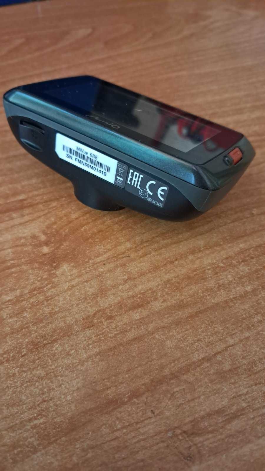Видеорегистратор MiVue 688