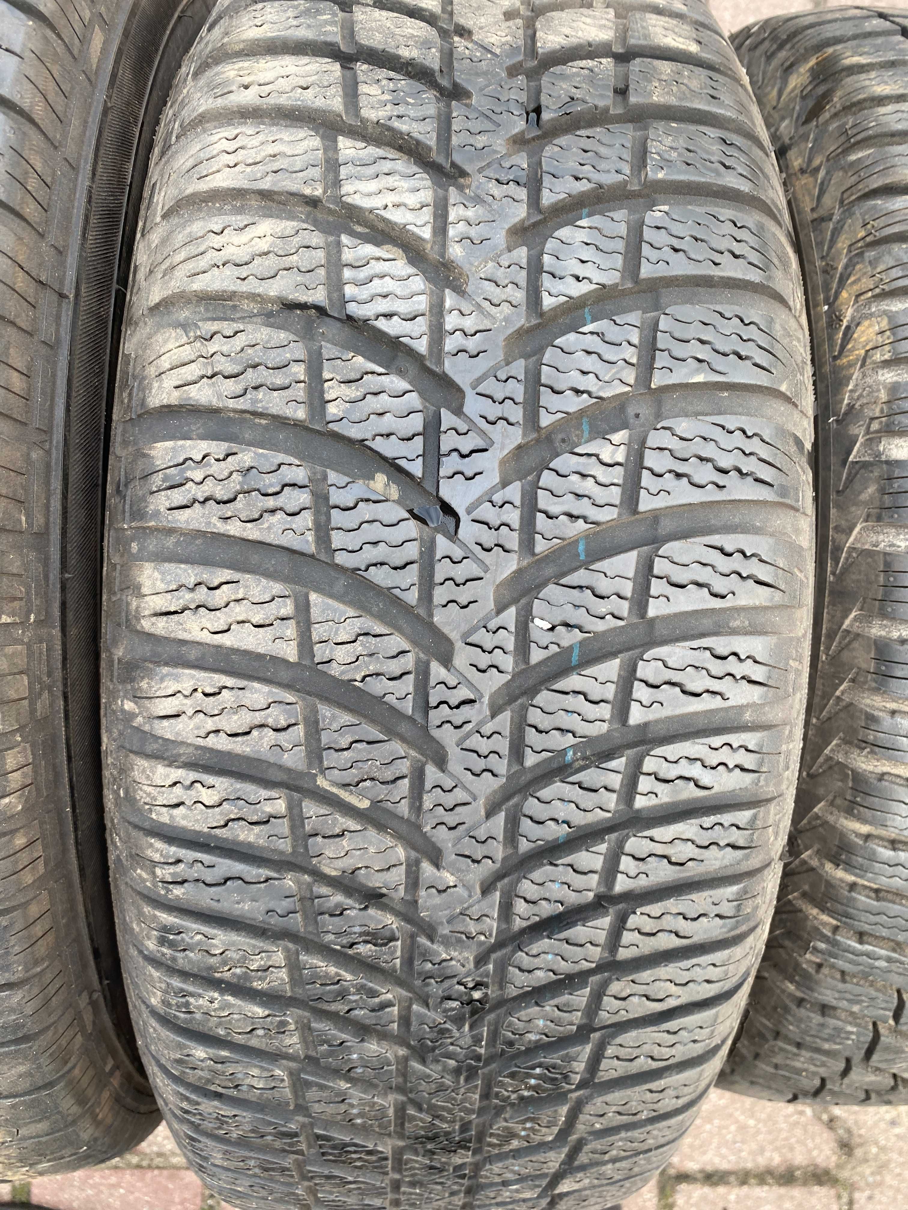 205/55r16 Kumho dot 3413
