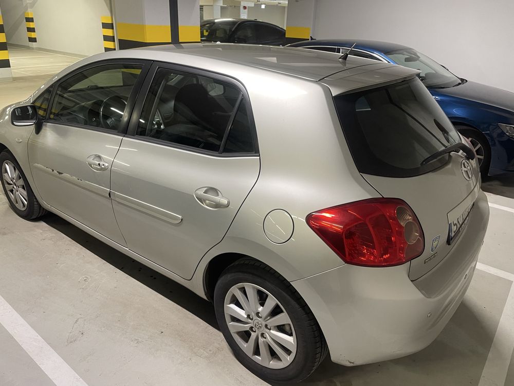 Toyota Auris 1.6 16V VVT-i 124 KM 2008 r.