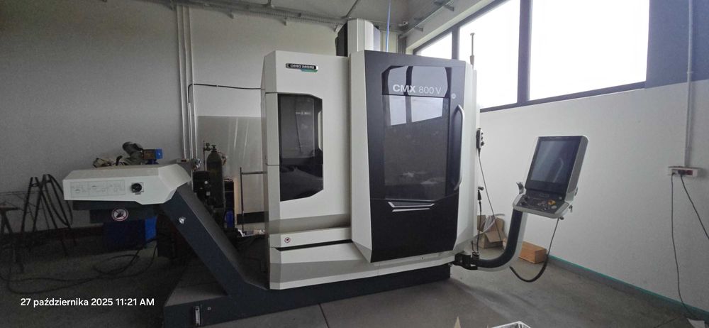 Frezarka CNC DMG MORI CMX 800 V - 10h pracy + sprężarka APS 10 Combi