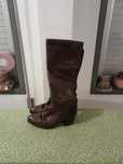 Vendo Botas de Senhora PRADA muito bonitas como novas