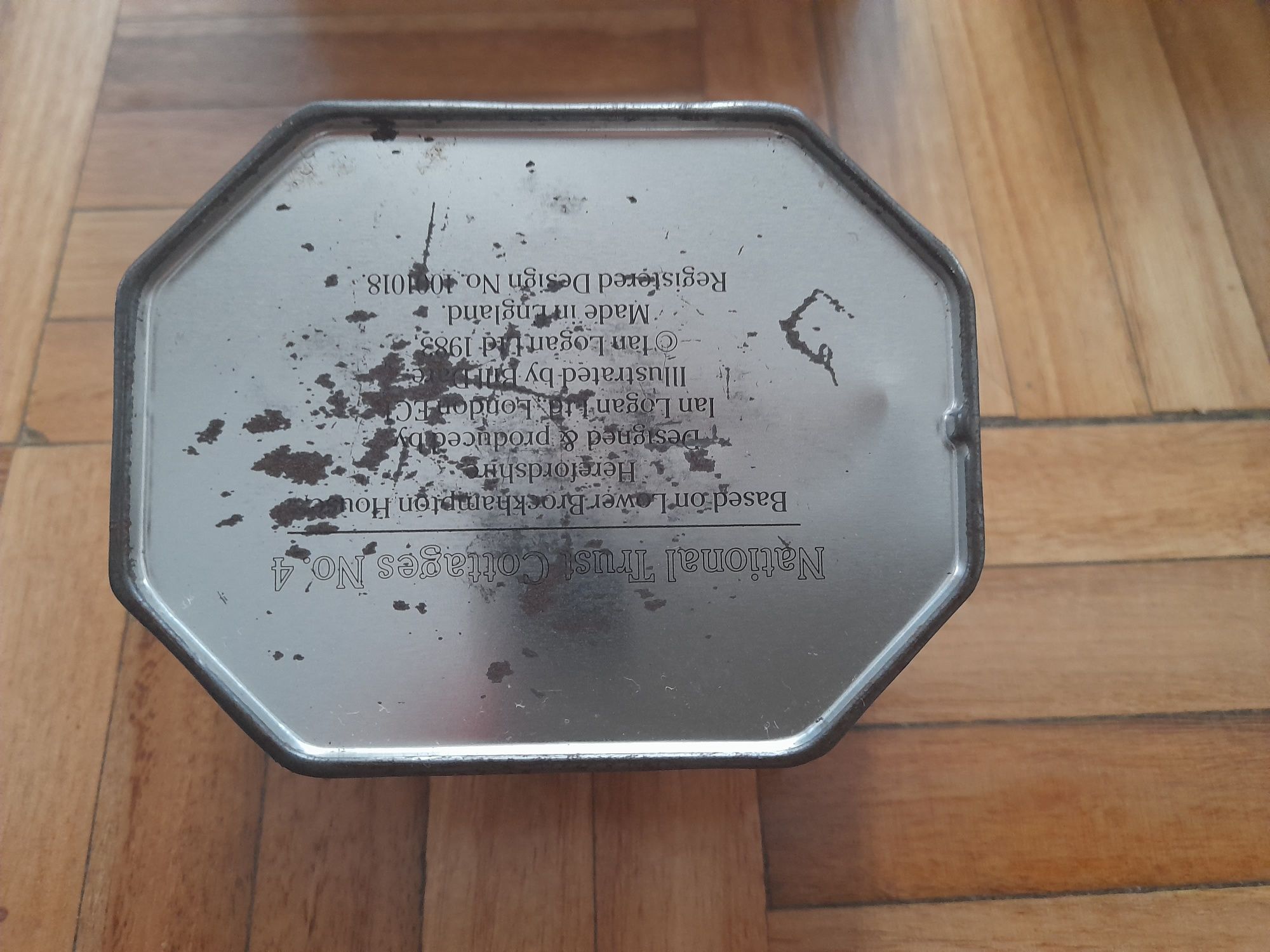 Coleção  de Latas de alimentos: sec.xx-xxi