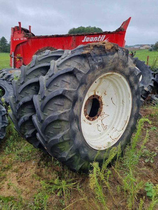 Opona rolnicza z felgą Kleber 520/70 r38