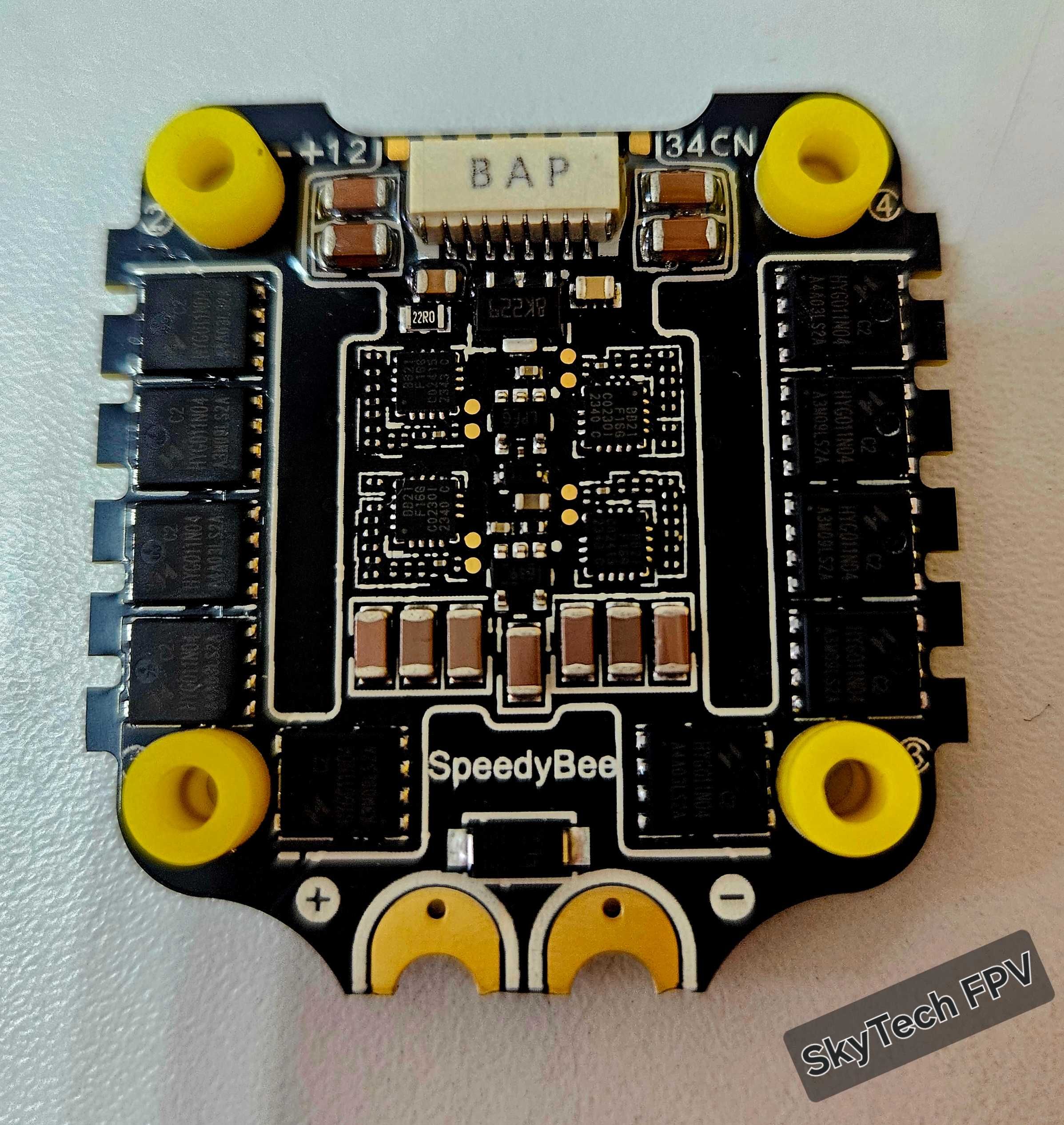 Політний стек SpeedyBee F405 V3 50A 30x30 FC/ESC Наявність 3 000 шт