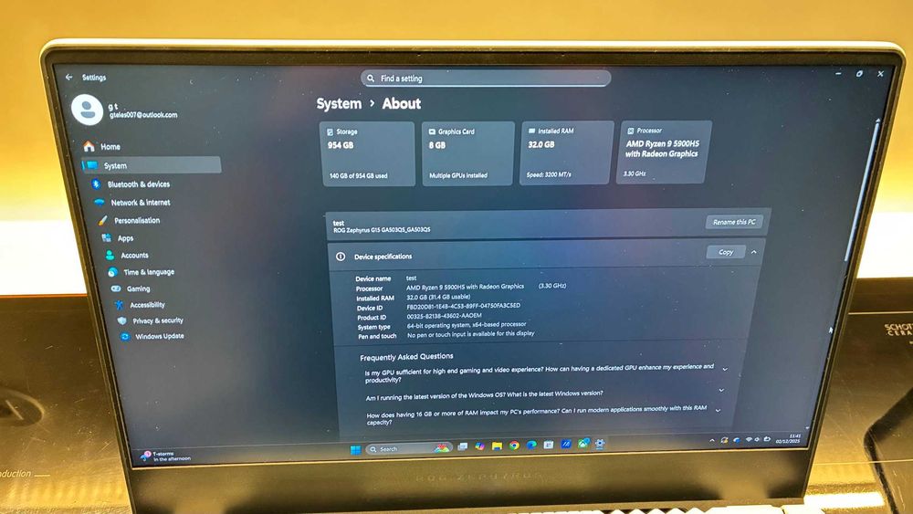 ROG zephyrus g15 503qs (RTX 3080 | Ryzen 9 5900HS | 32GB | 1TB SSD)