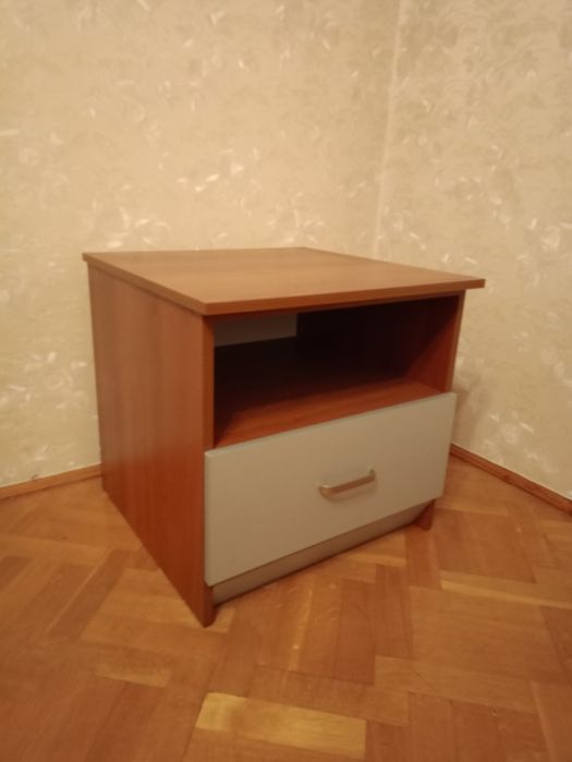 Szafka nocna, kontener biurowy