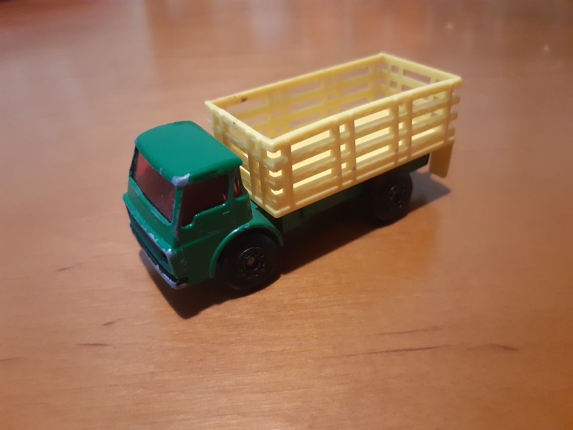 Matchbox Superfast Cattle Truck nr 71 resorak, autko